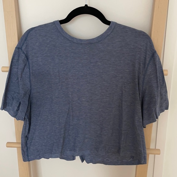 lululemon athletica Tops - Lululemon cropped boxy tee
